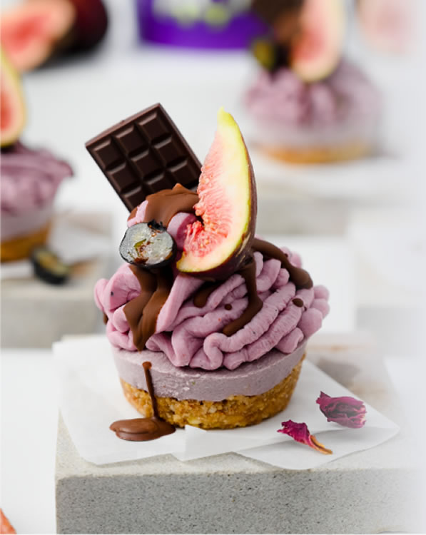 Cashew icing on Acai
